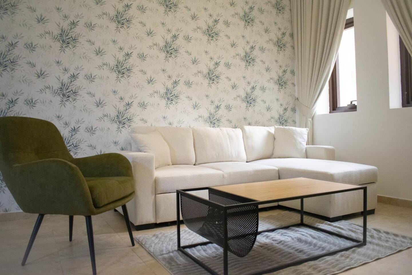Your Silicon Oasis Escape-1bhk Appartement *