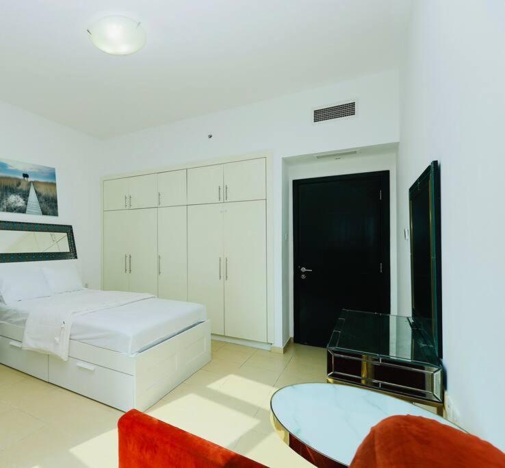 3 Bedroom Luxury Near Jbr Beach * Dubai