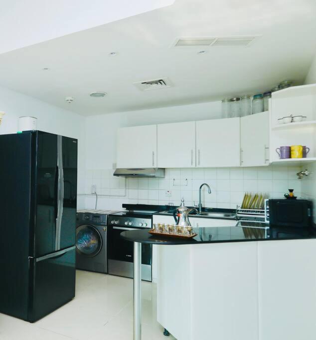3 Bedroom Luxury Near Jbr Beach Dubai