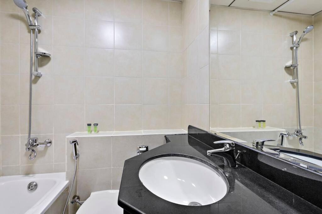 Stonetree - New Modern 1br In Jlt Dubai