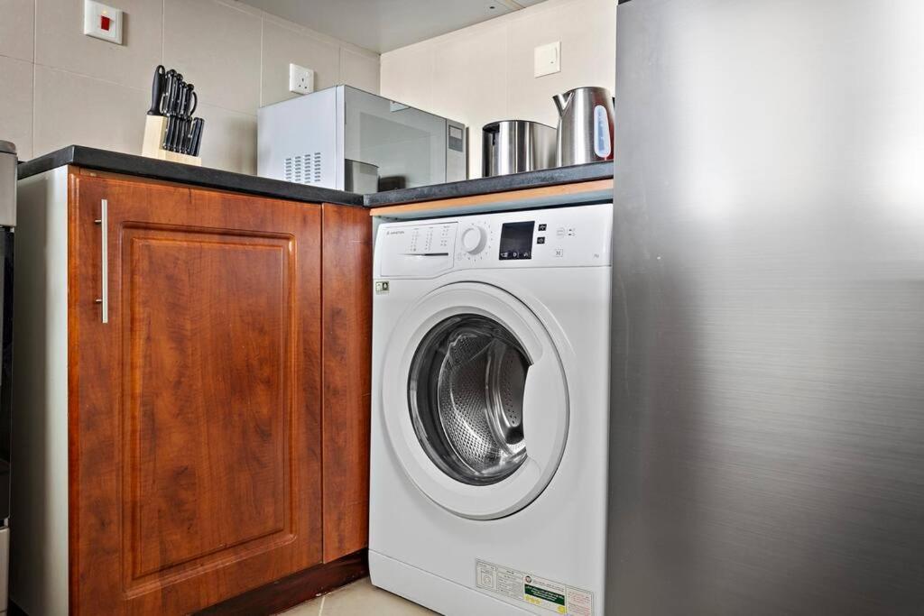 Stonetree - New Modern 1br In Jlt Dubai