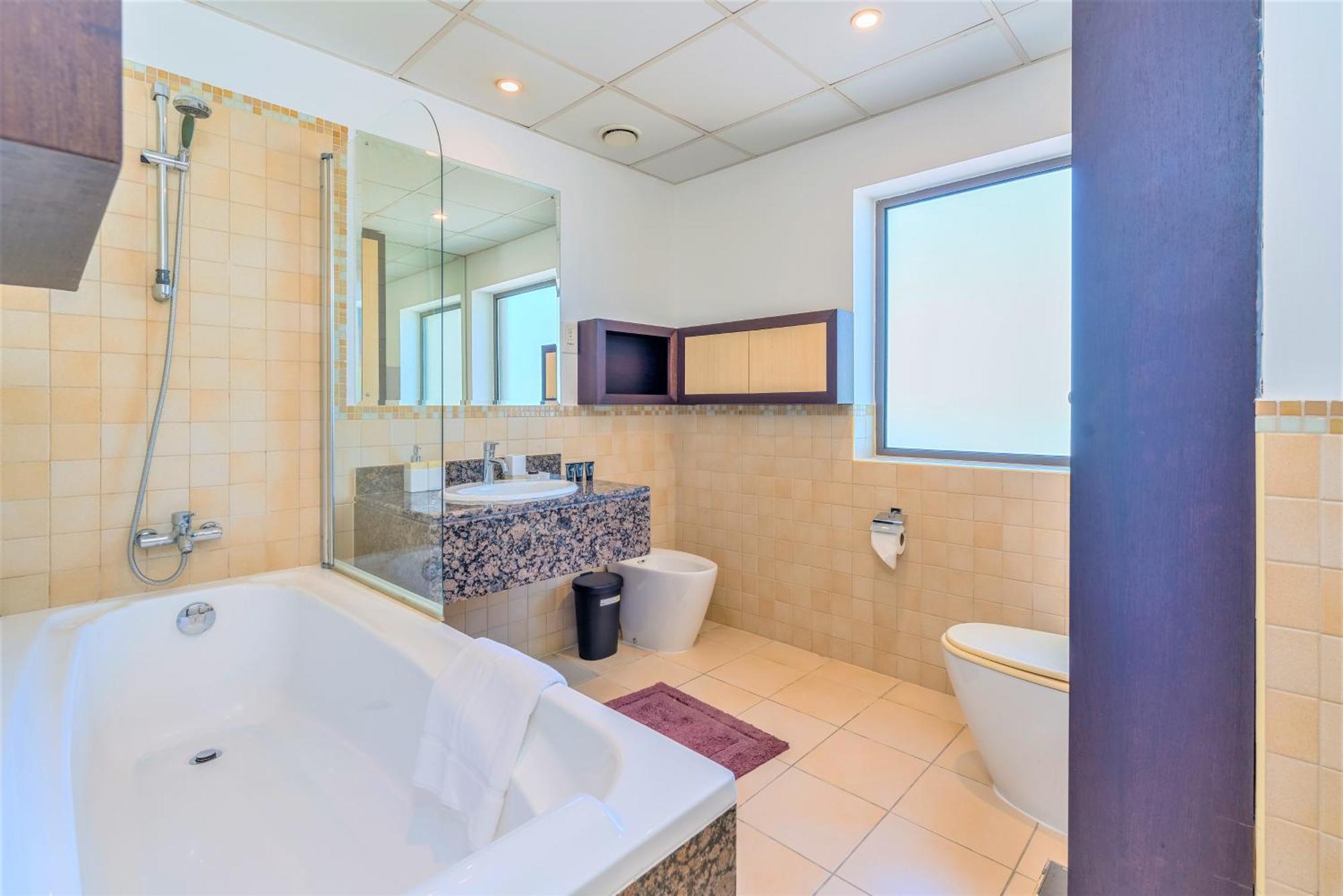 Stunning Front Eye View Jbr Dubai