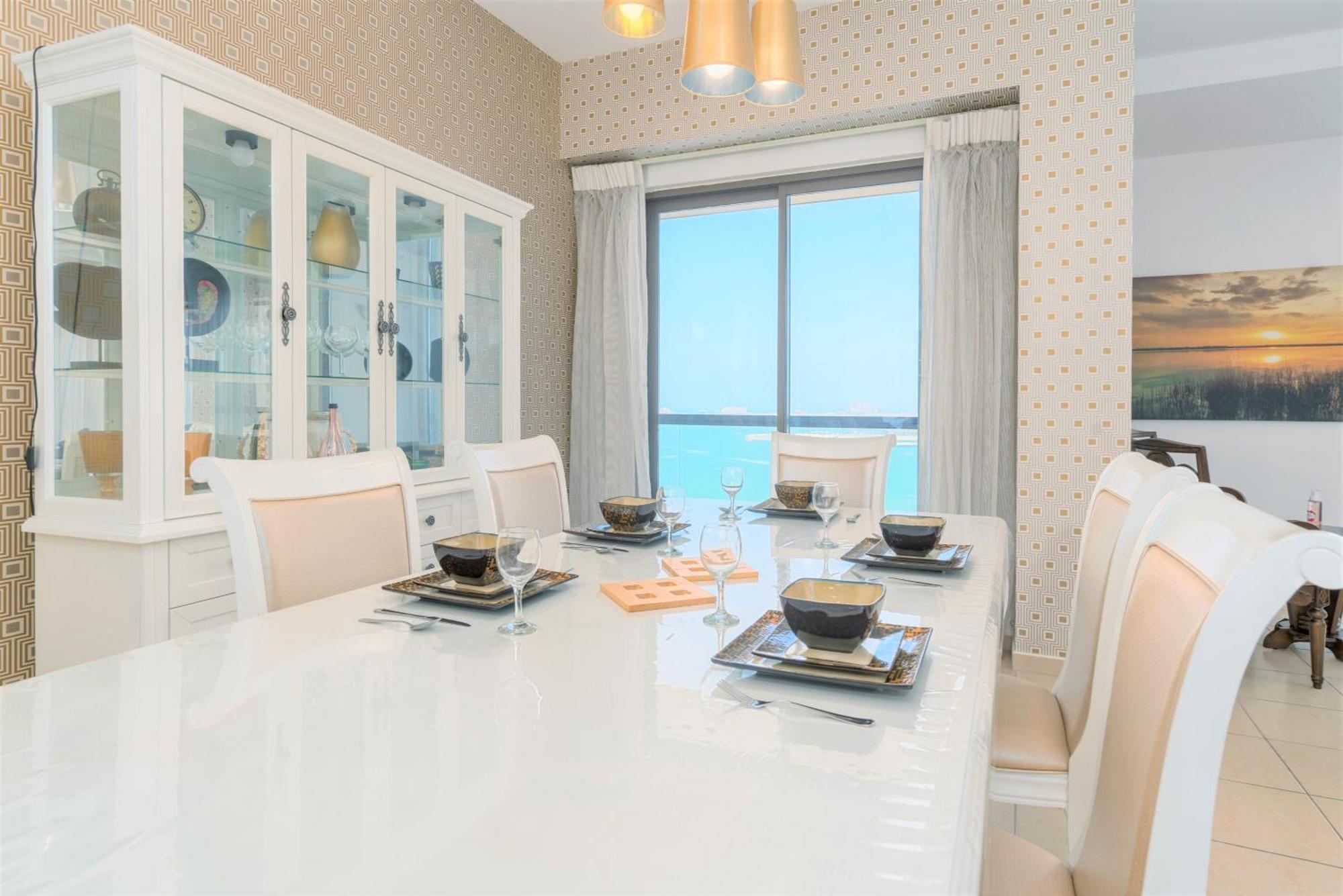 Stunning Front Eye View Jbr Apartment Dubai