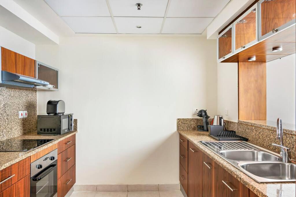 Stonetree - Elegant 1 Bedroom With Partial View Of Canal *