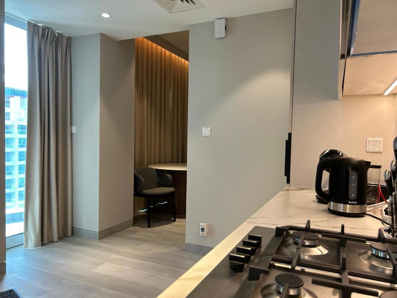 Appartement Marina Walk Gem Modern With Pool & Gym Access, Steps To & Metro *