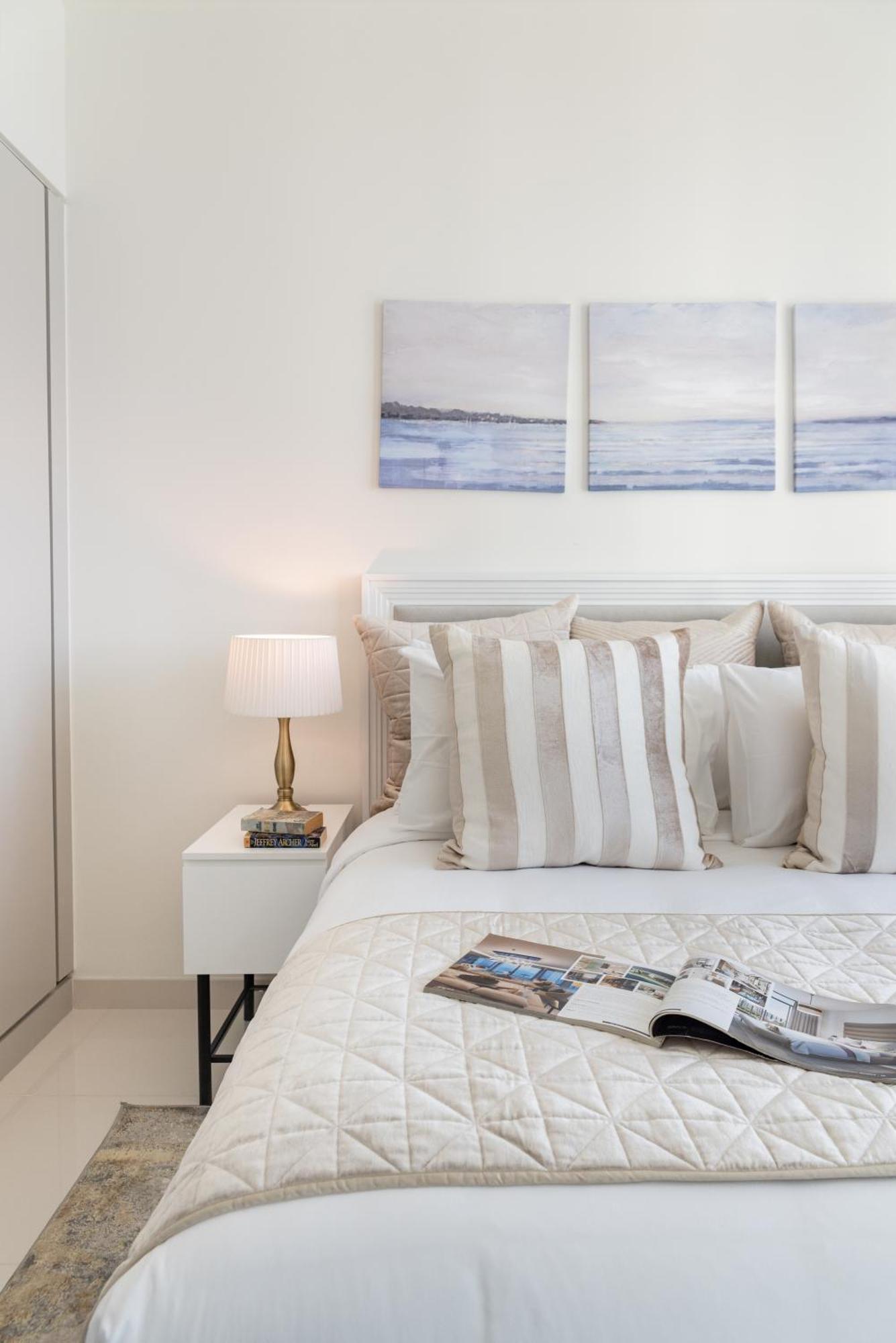 Sunrise Bay Tower 1 - Beachfront Unit With Access Dubaï