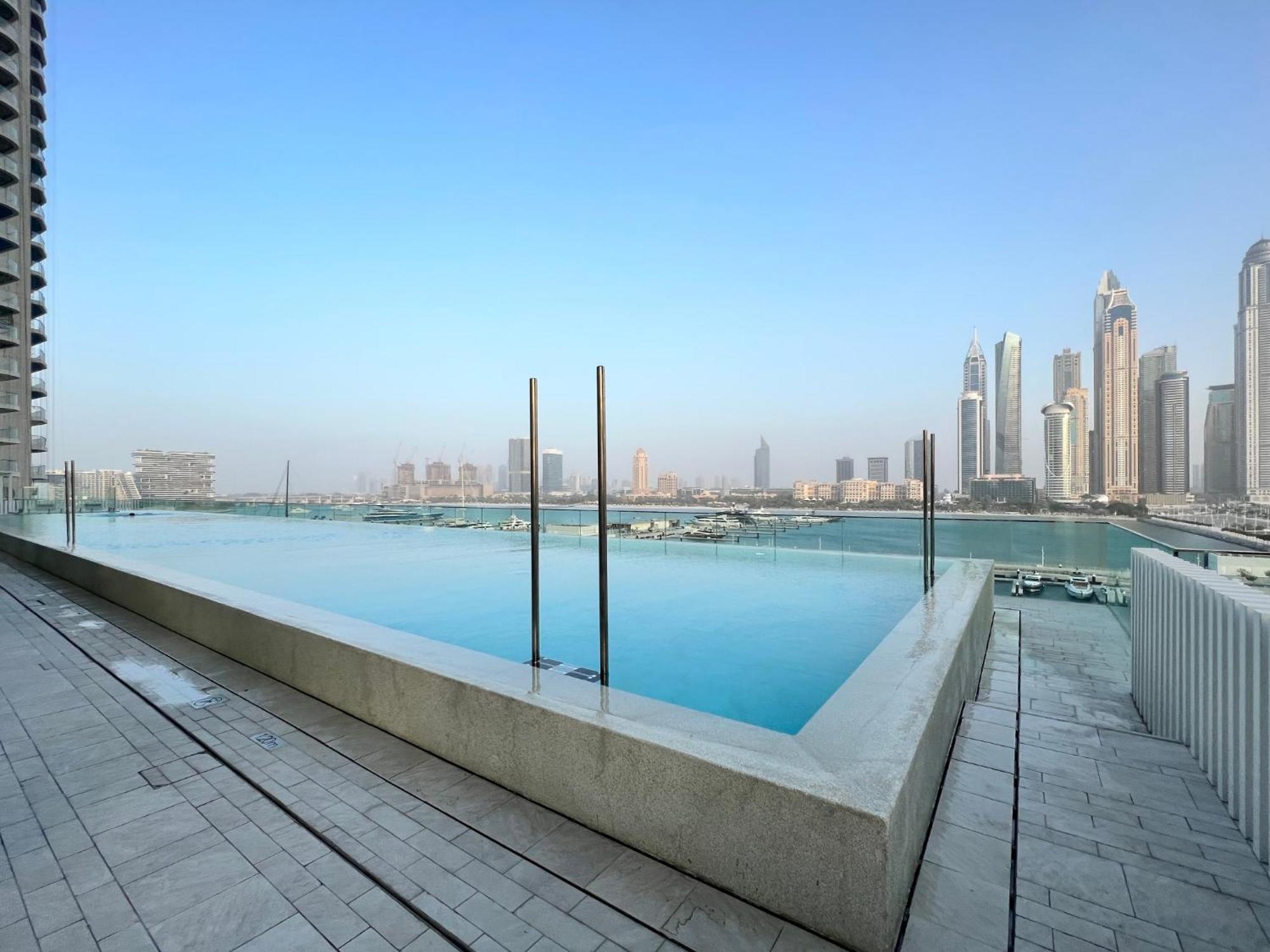 Sunrise Bay Tower 1 - Beachfront Unit With Access Appartement *