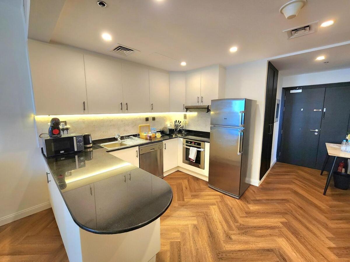 Lux 1br High-floor In Marina