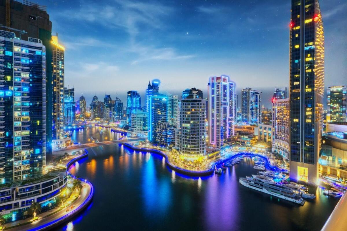 Waterfront Marina Views Sleeps 4 Near & Mall Dubaï