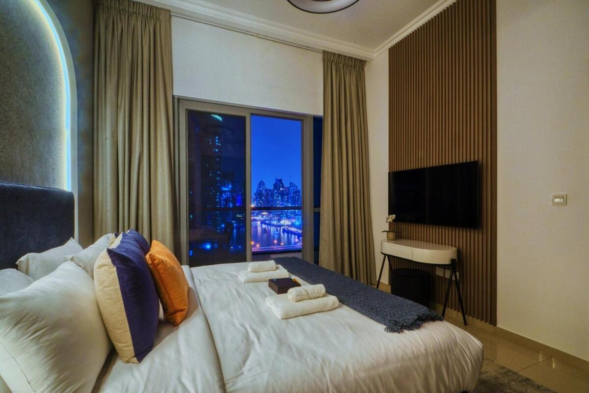 Waterfront Marina Views Sleeps 4 Near & Mall * Dubaï