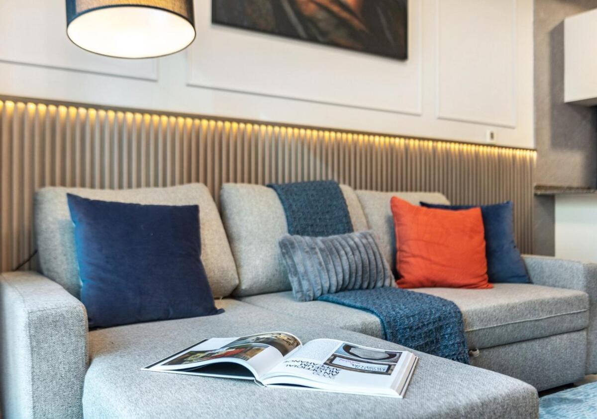 Waterfront Marina Views Sleeps 4 Near & Mall Appartement *