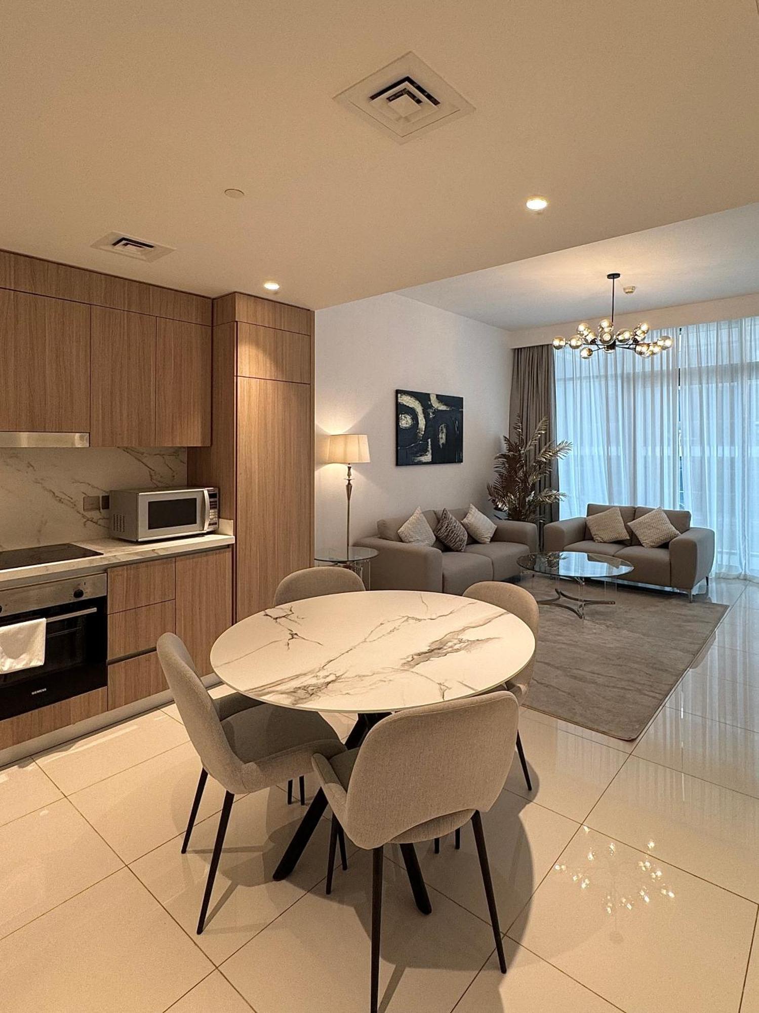 Luxury 2 Bedroom With Sea Views & Private Access Appartement Dubaï