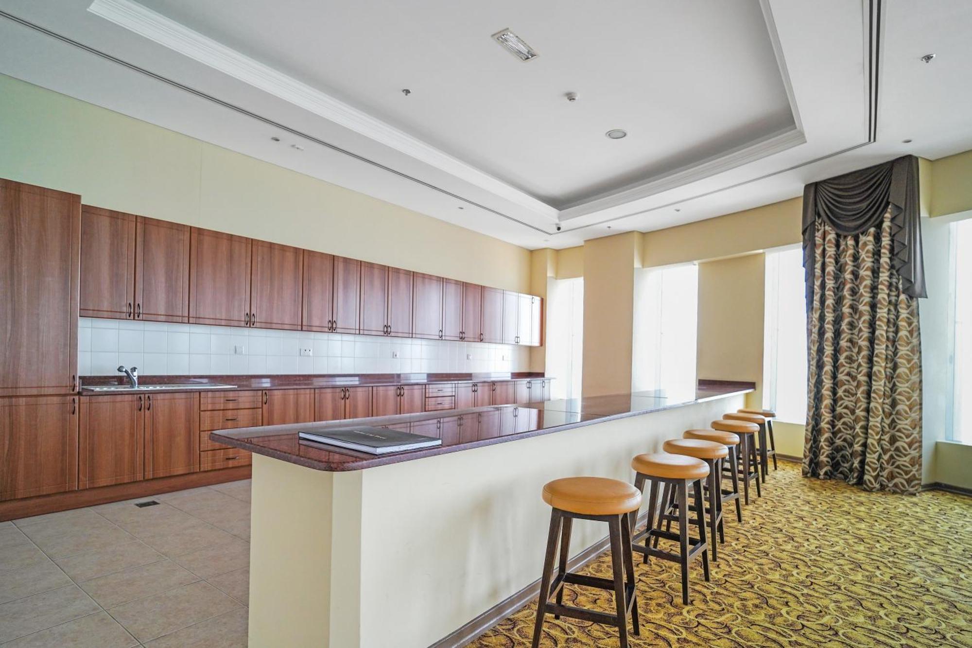 Apartamento 28- Affortable Cozy Living, Work Friendly, Longer Stays Next To Tram