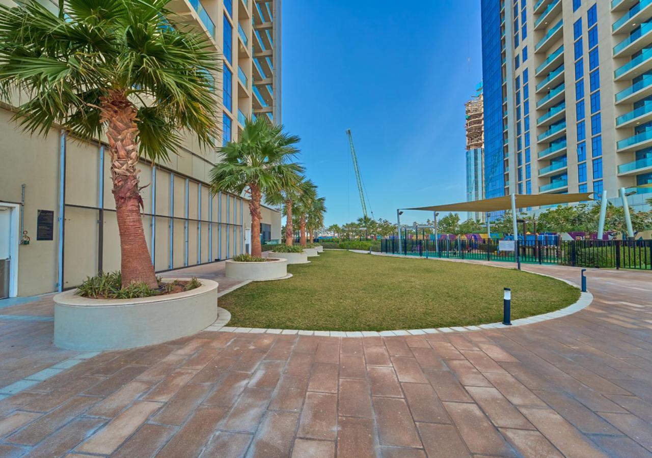 Stylish 2Br Suite In Aykon City With Pool & Gym Access Appartement Dubaï