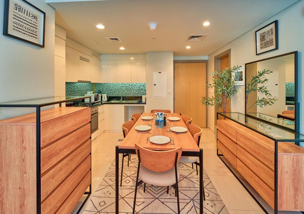 Appartement Stylish 2Br Suite In Aykon City With Pool & Gym Access Dubaï