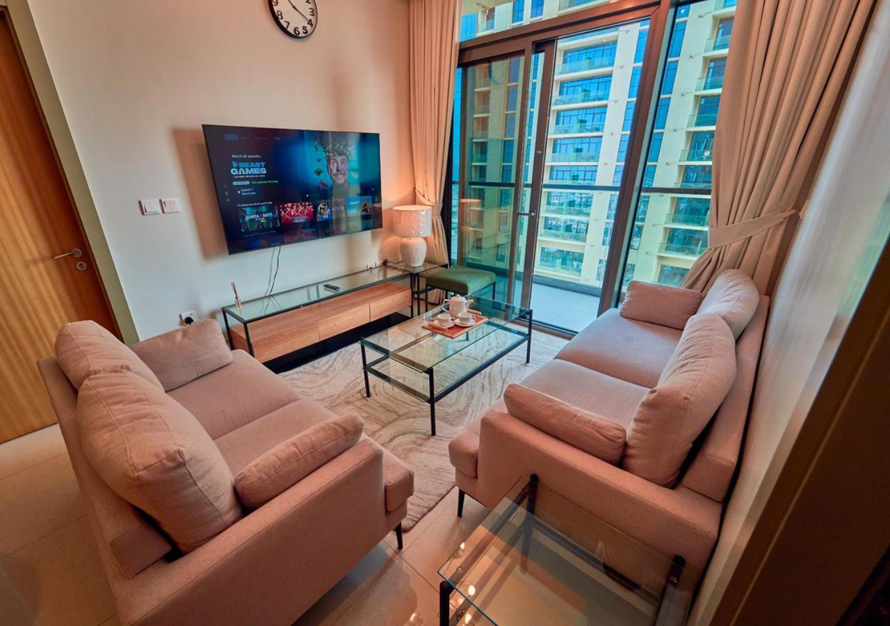 Stylish 2Br Suite In Aykon City With Pool & Gym Access Appartement