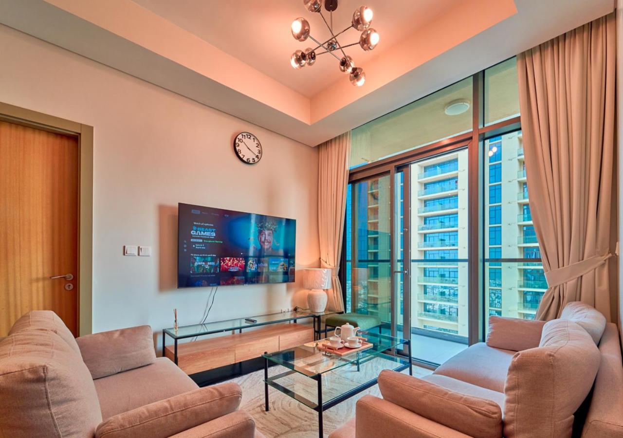 Appartement Stylish 2Br Suite In Aykon City With Pool & Gym Access *