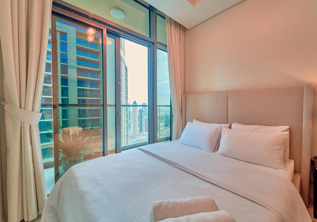 Appartement Stylish 2Br Suite In Aykon City With Pool & Gym Access Dubaï