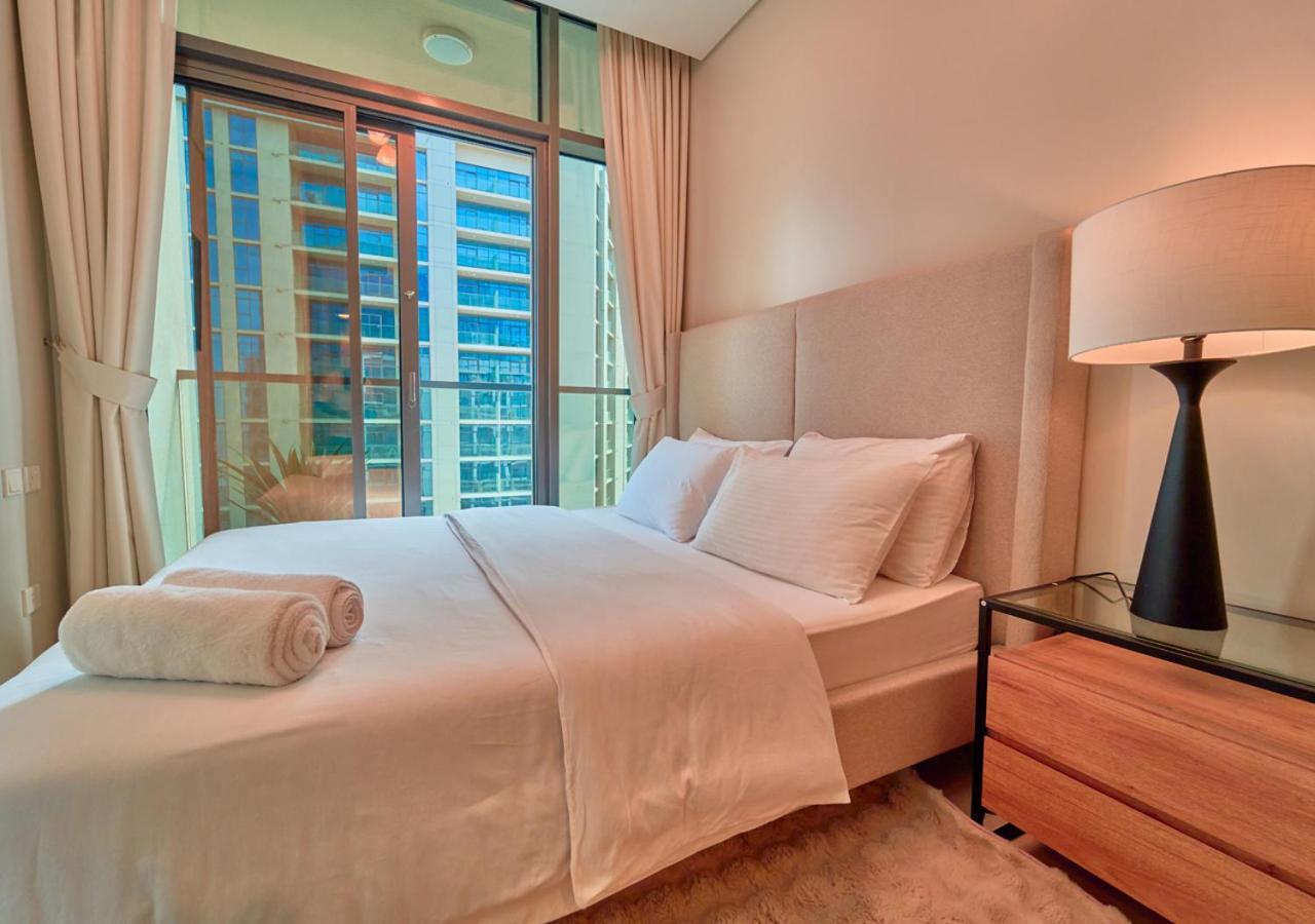 Stylish 2Br Suite In Aykon City With Pool & Gym Access Dubaï