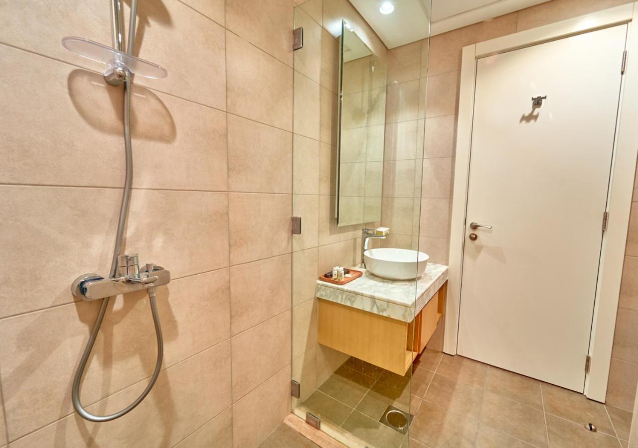 Stylish 2Br Suite In Aykon City With Pool & Gym Access Appartement