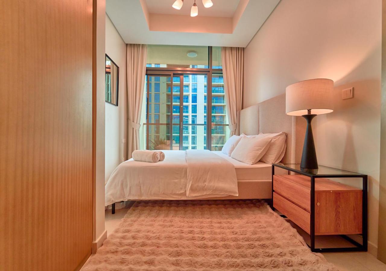 Stylish 2Br Suite In Aykon City With Pool & Gym Access Dubaï