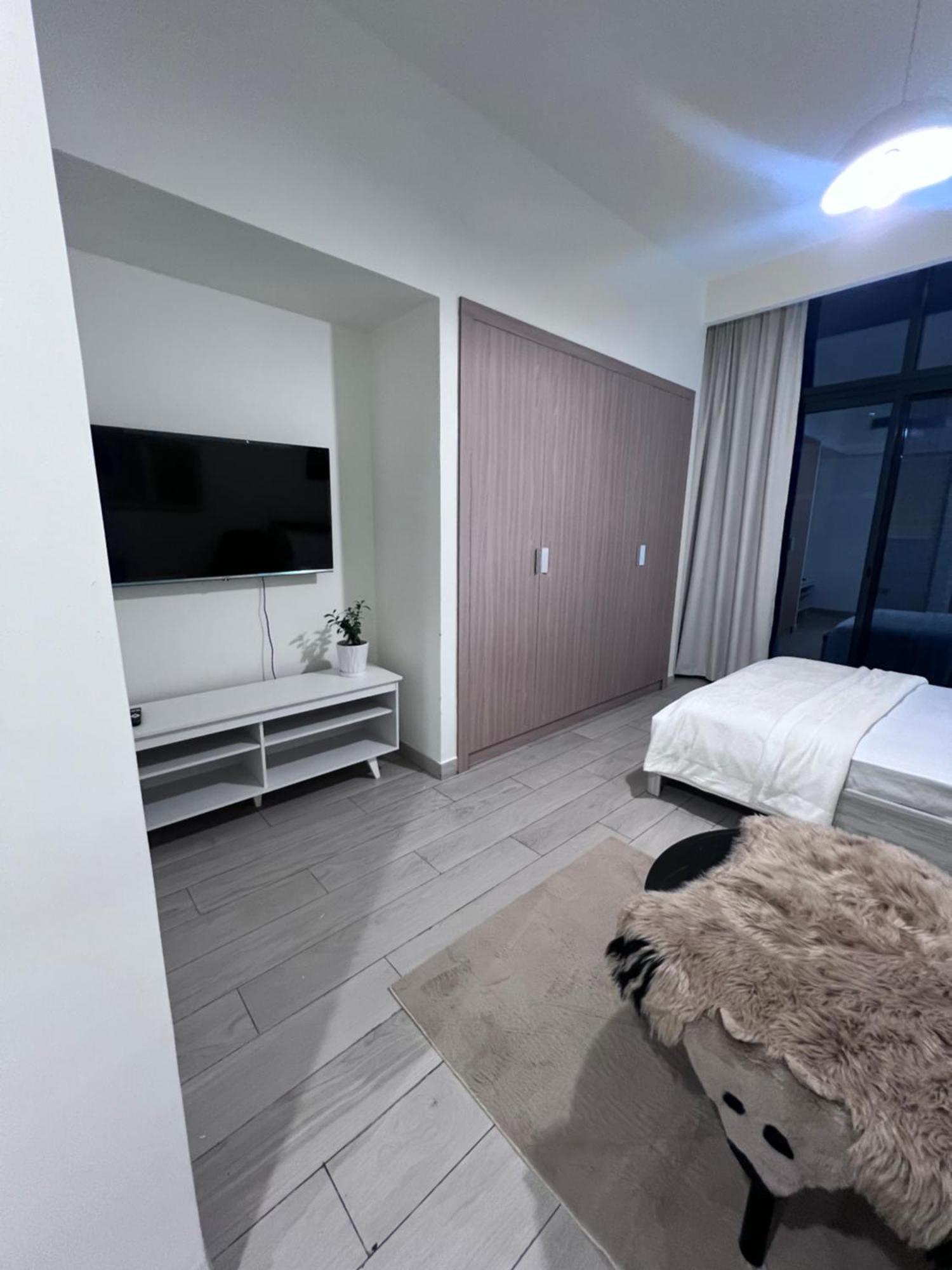 In Azizi Riviera Dubaï