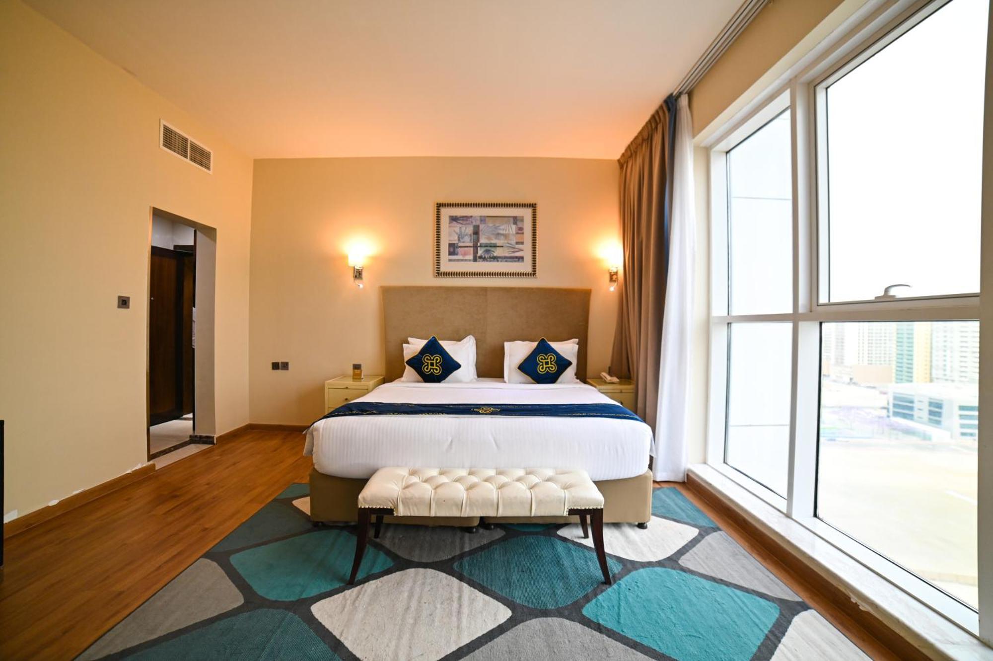Seven Seas Hotel