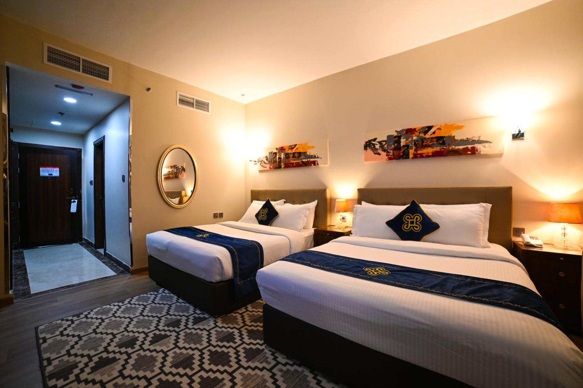 Hotel Seven Seas