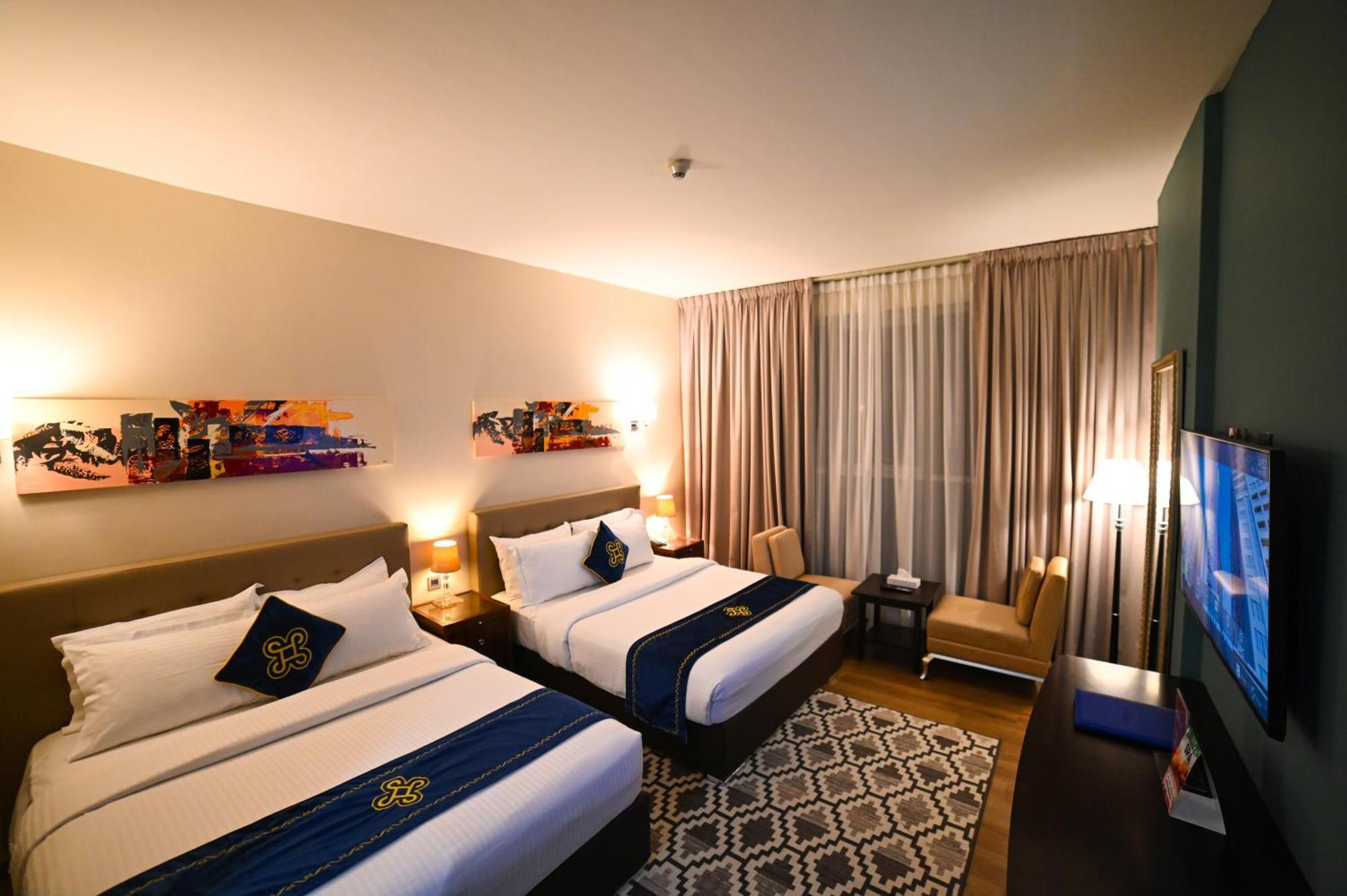 Hotel Seven Seas 4*