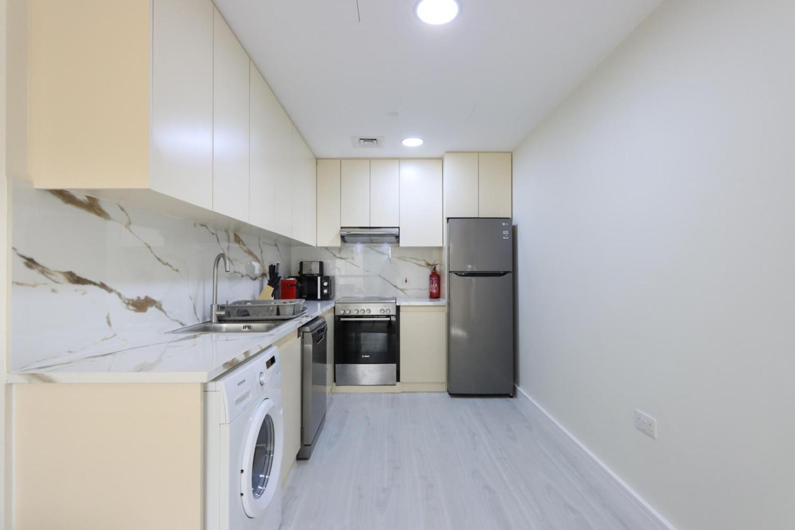 Livbnb - Upgraded 1bhk With Stunning Marina Views Appartement *