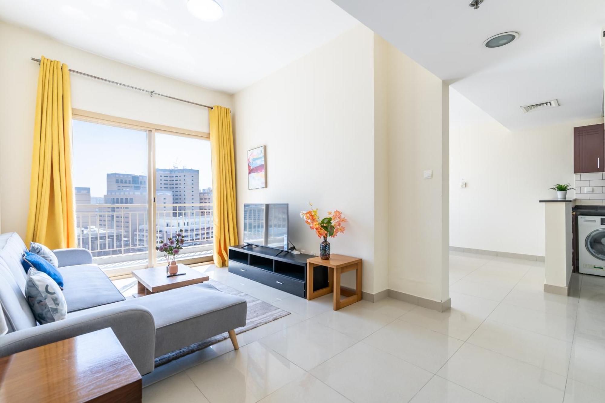 Rh- Bright 1br In Jvc, Near Circle Mall Appartement *