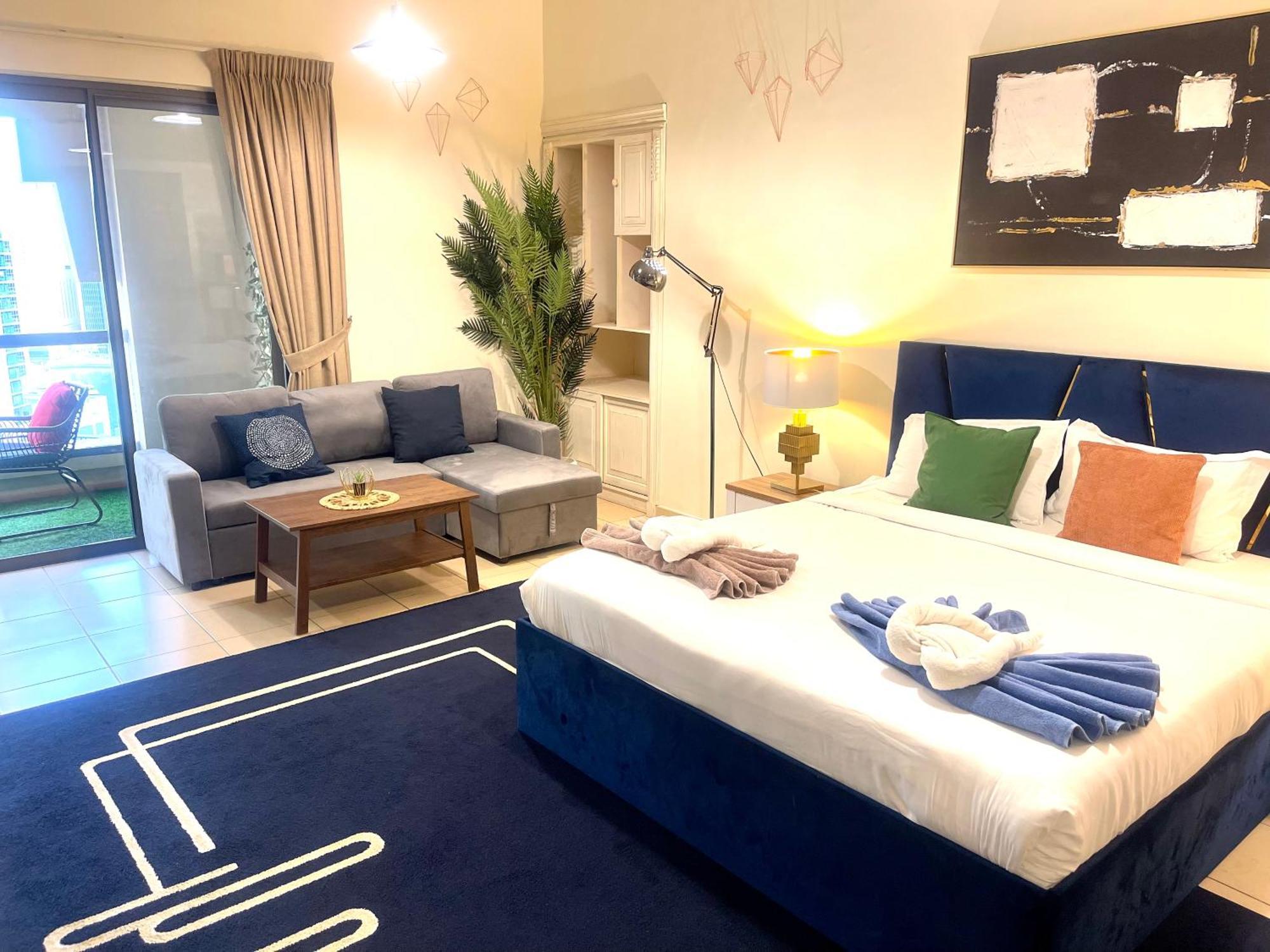 Charming Spacious In The Heart Of Jbr By Sweet Homes Case de vacanță