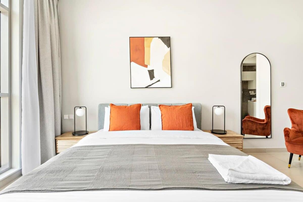 Silkhaus Furnished In Art Gardens With Pool Access *