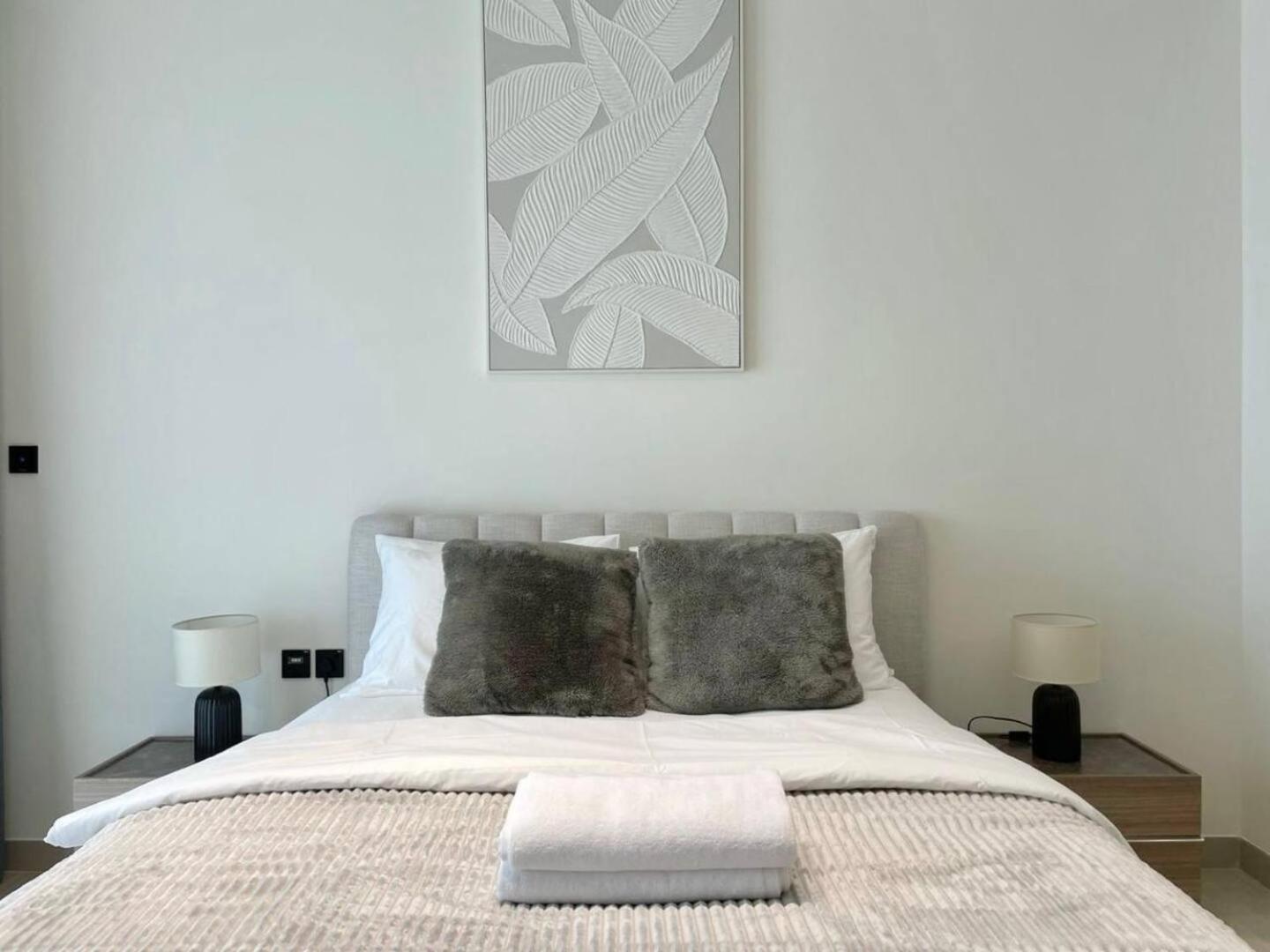 Brand New Cozy 2br In Jvc With Balcony Dubaï