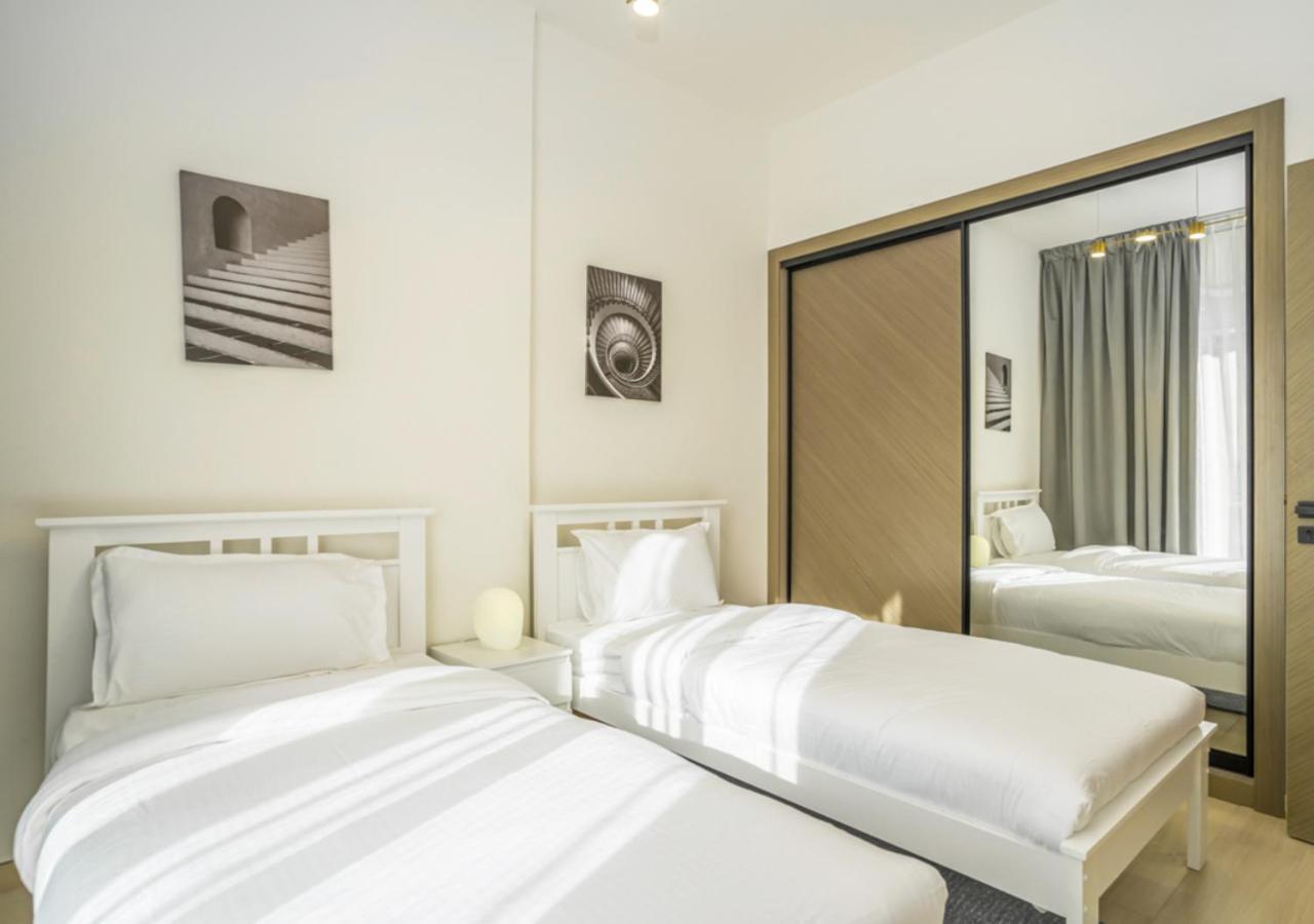 Appartement Spacious 3br In Jvc Modern & Cozy Dubaï