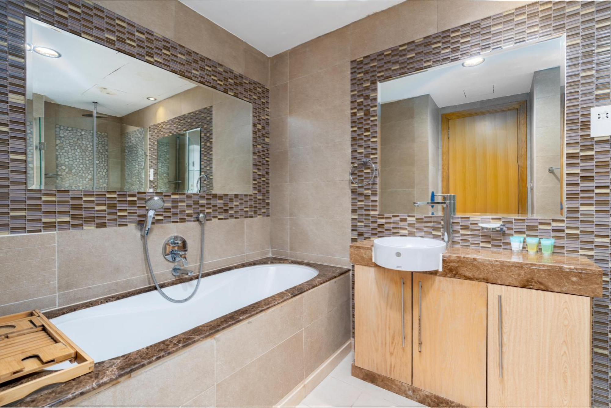Vacay Lettings - Marina View - Iris Blue Marina * Dubaï