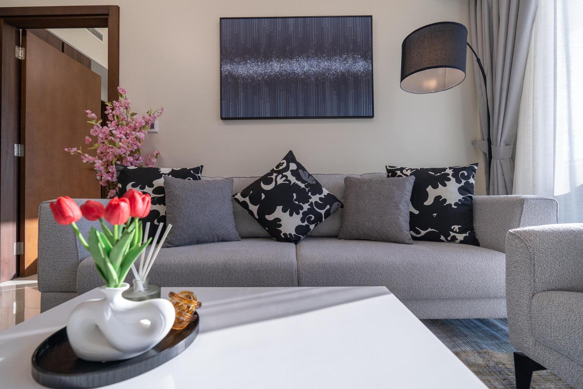 Lägenhet Stunning Burj View - Cozy 2br - 5 Min Mall Dubai