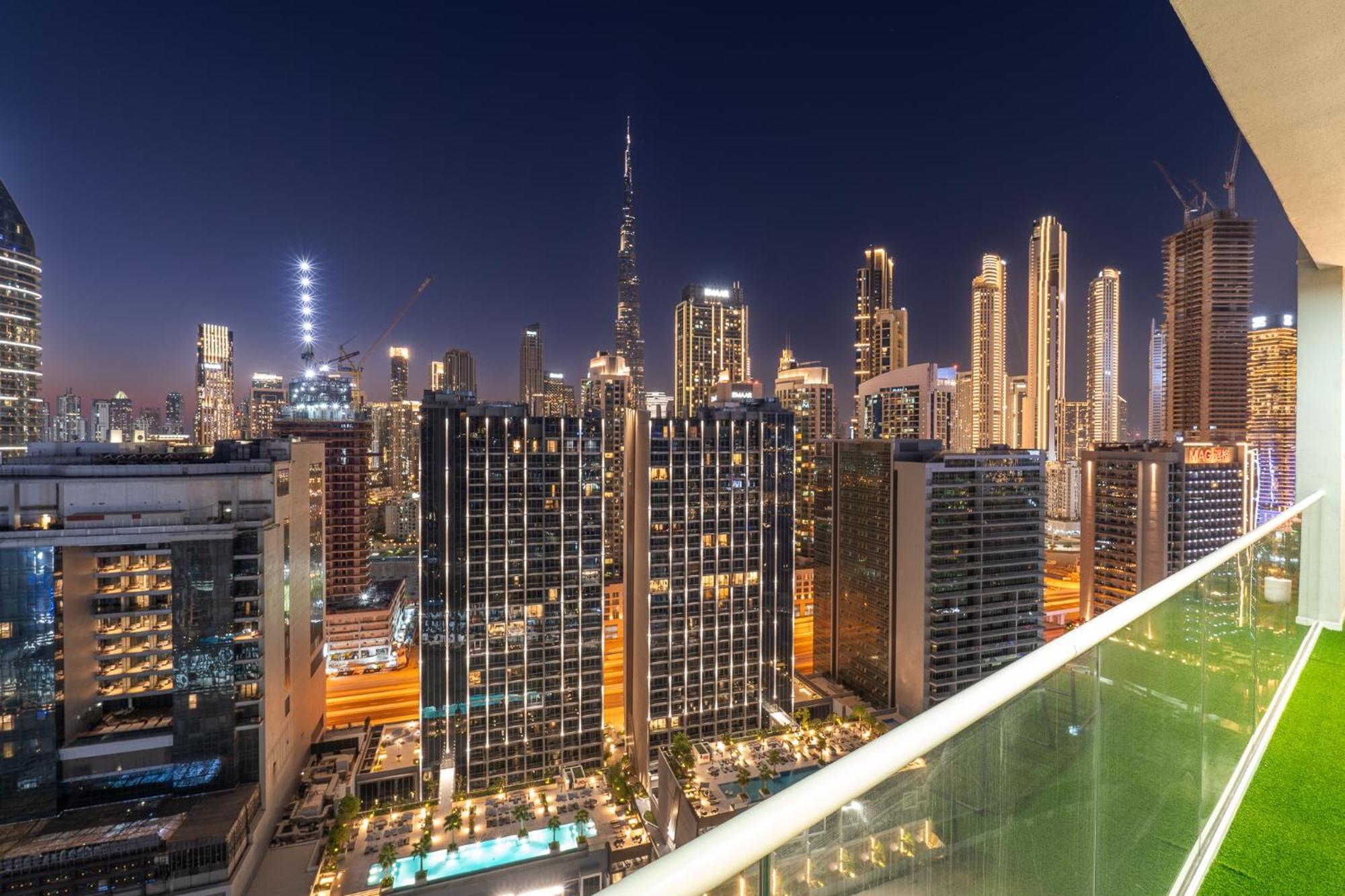 Lägenhet Stunning Burj View - Cozy 2br - 5 Min Mall Dubai