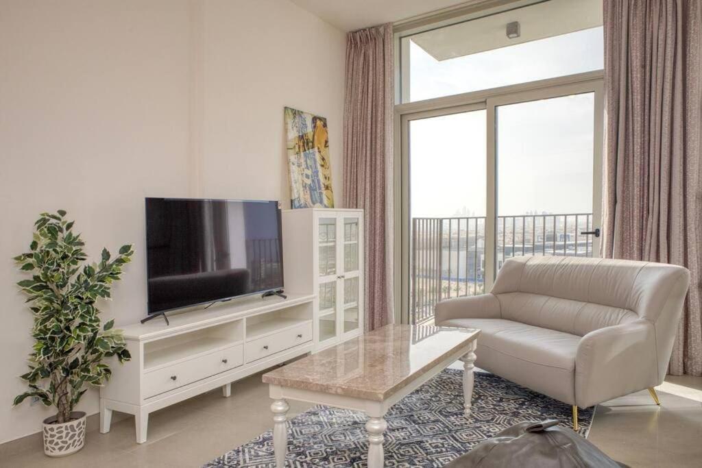 Cosy 2 Bed Opposite Hills Mall Appartement Dubaï