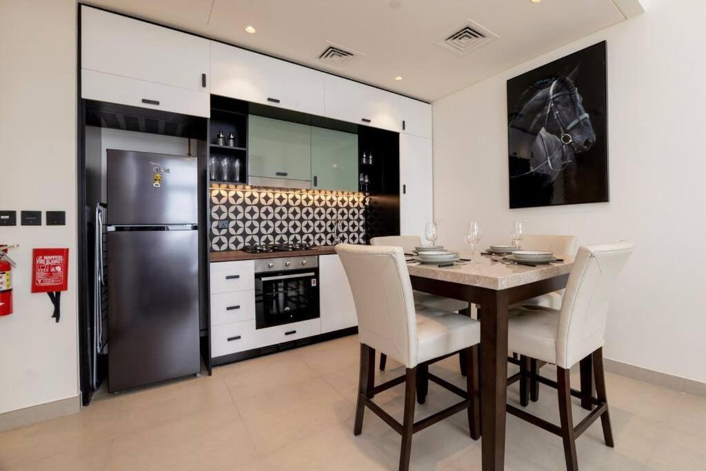 Appartement Cosy 2 Bed Opposite Hills Mall