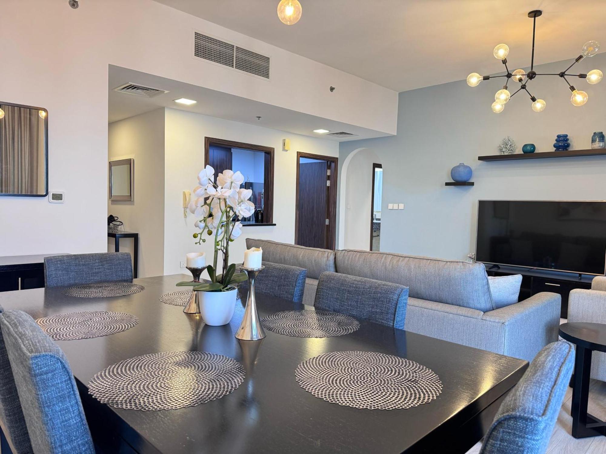 2br With Gorgeous Marina View On Jbr Near Mall, Metro & Eye- By Sunkissed Homes Appartamento