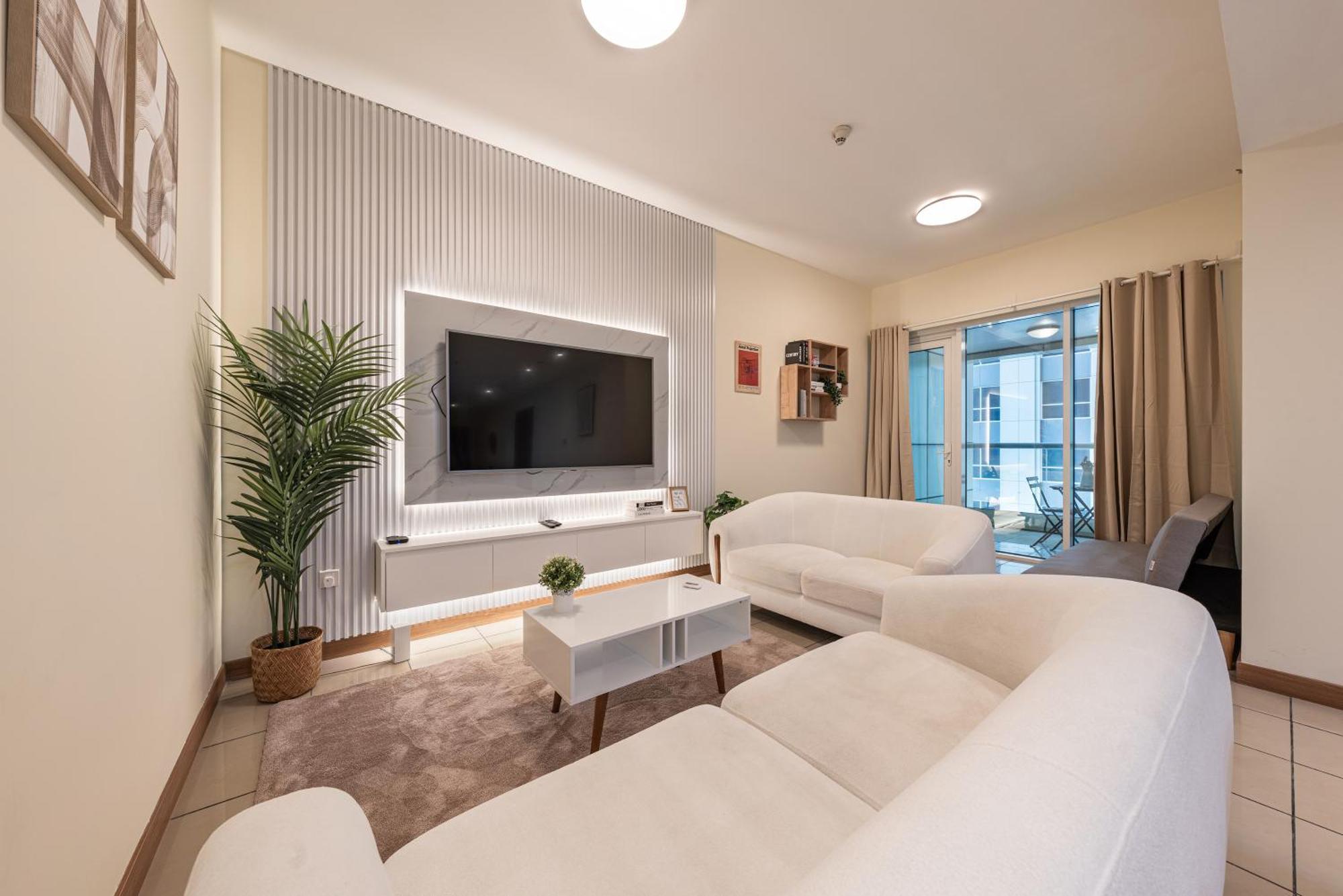Spacious Upgraded & Elegant - 1br * Dubai