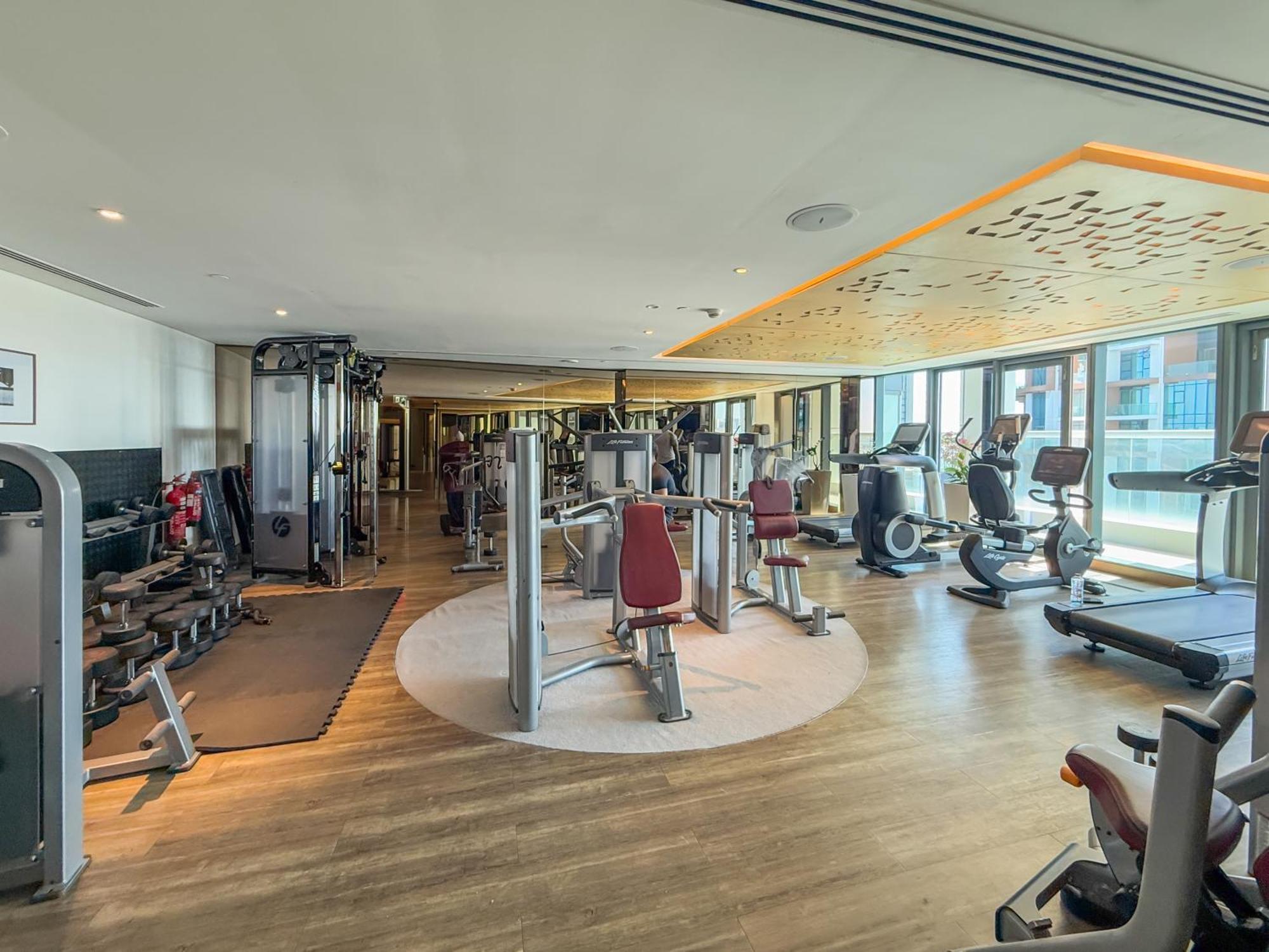 Damac 2br With Pool & Gym At Business Bay Appartement