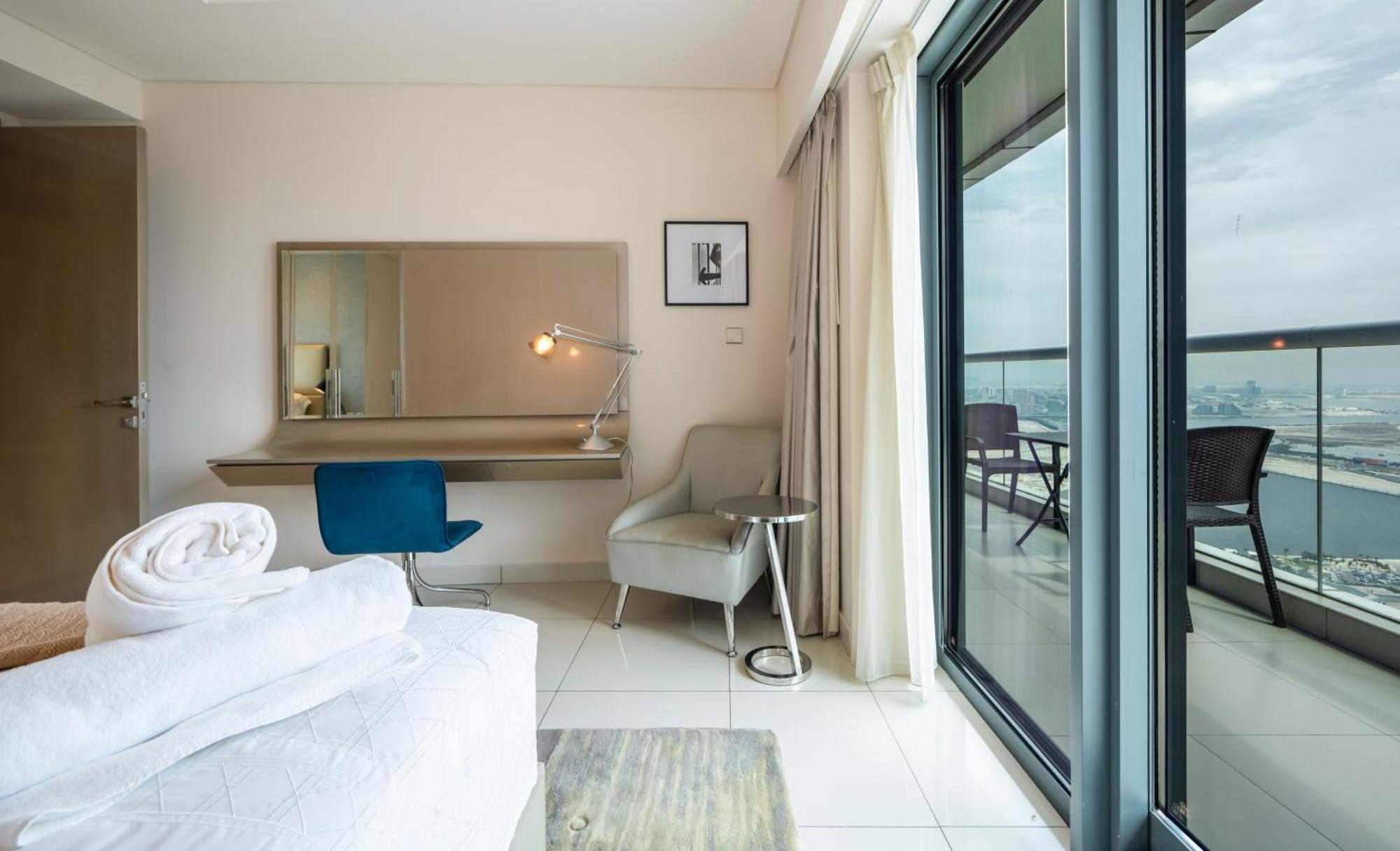 Appartement Damac 2br With Pool & Gym At Business Bay Dubaï