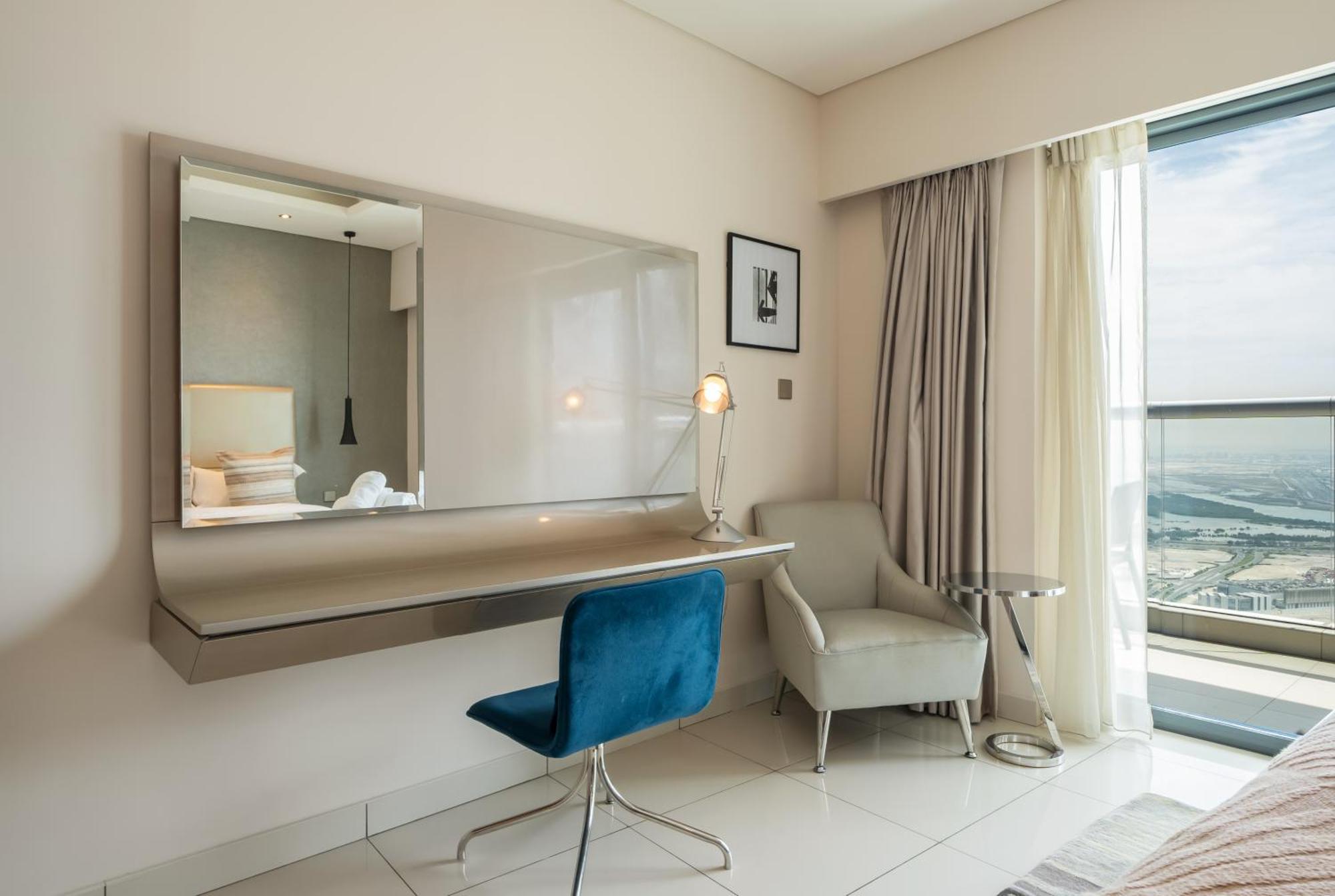 Damac 2br With Pool & Gym At Business Bay *