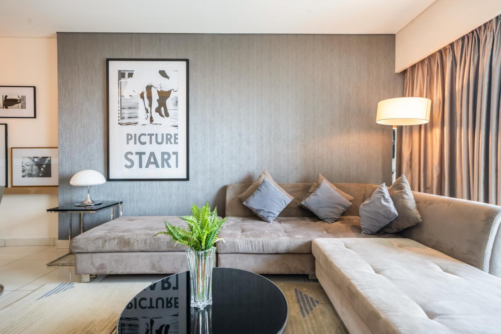 Damac 2br With Pool & Gym At Business Bay * Dubaï