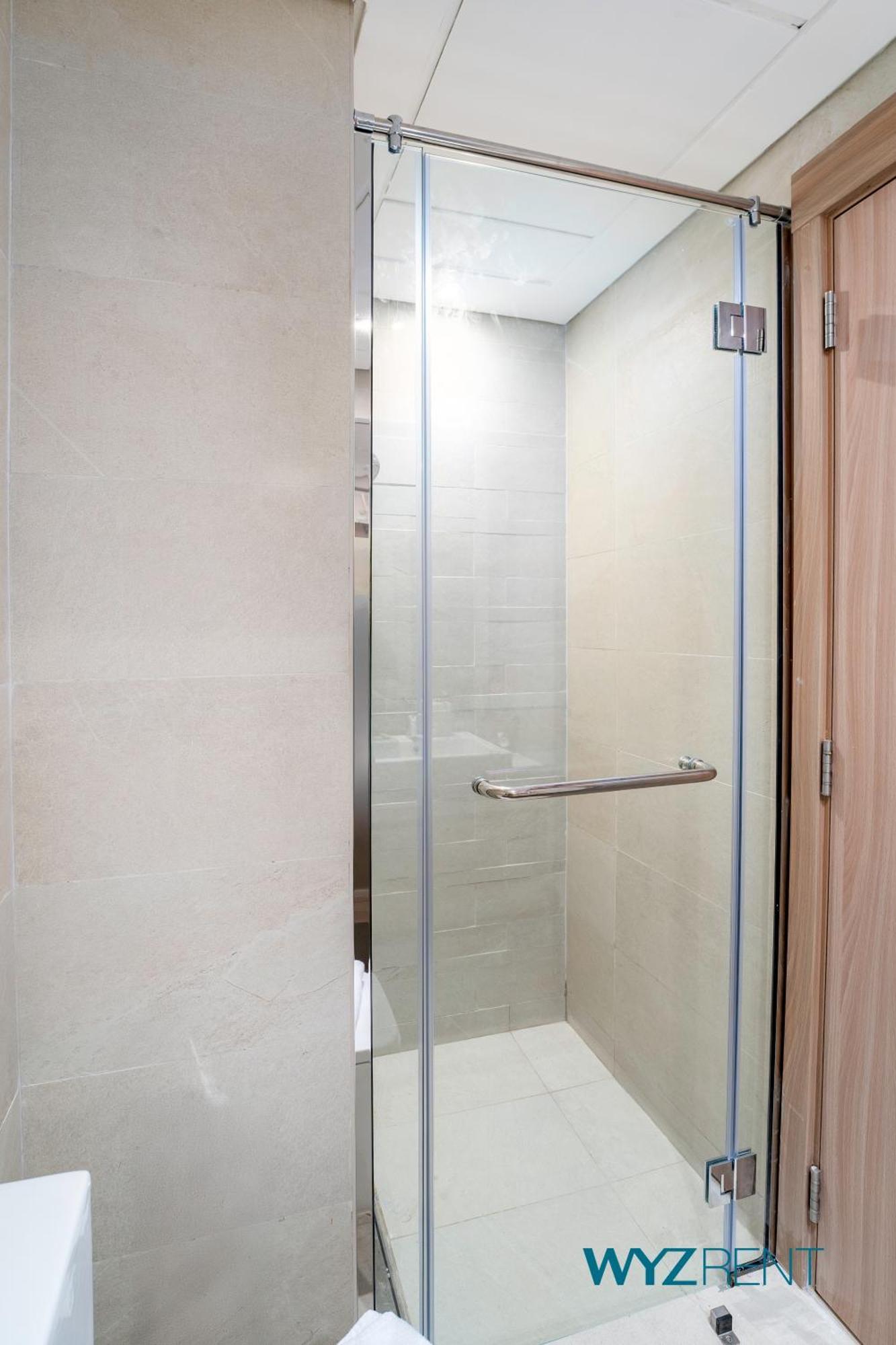 Appartement Amazing In Azizi Riviera 9,city & Pool View *