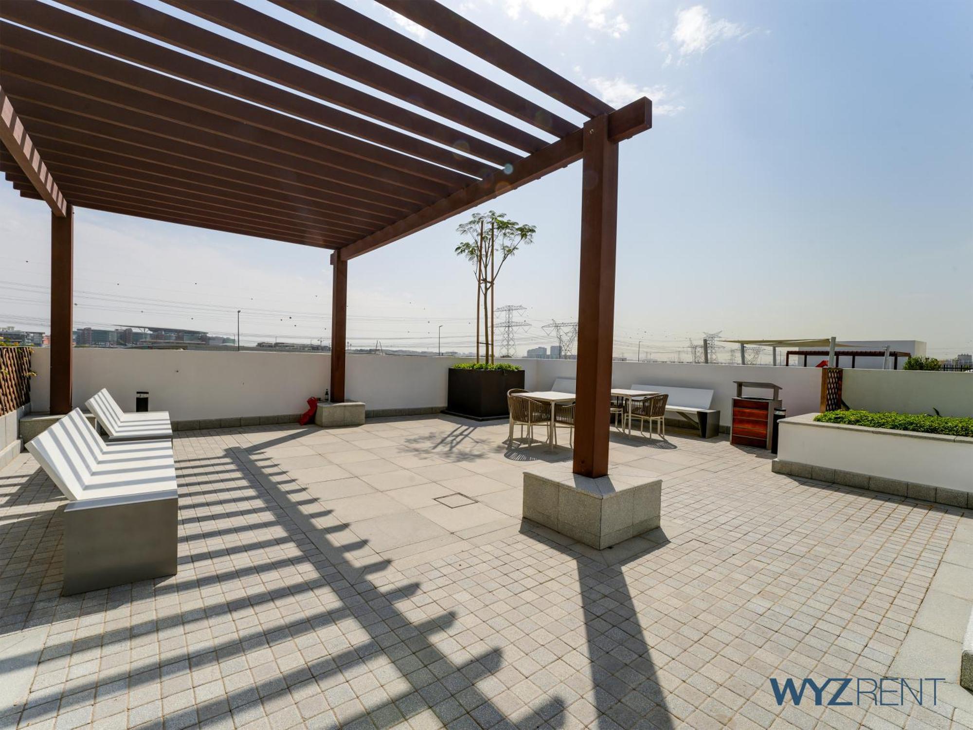 Appartement Amazing In Azizi Riviera 9,city & Pool View *