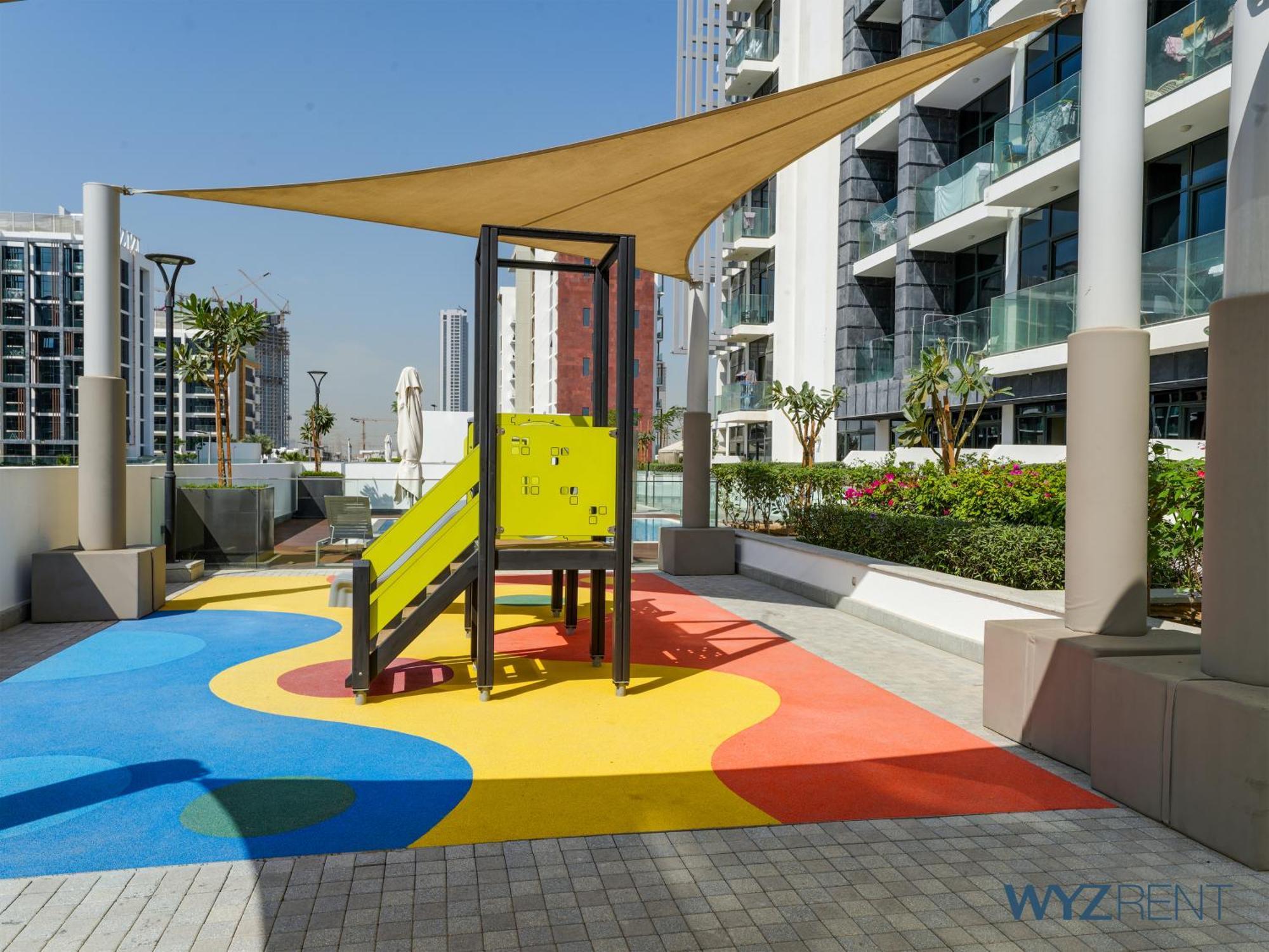 Amazing In Azizi Riviera 9,city & Pool View Dubaï