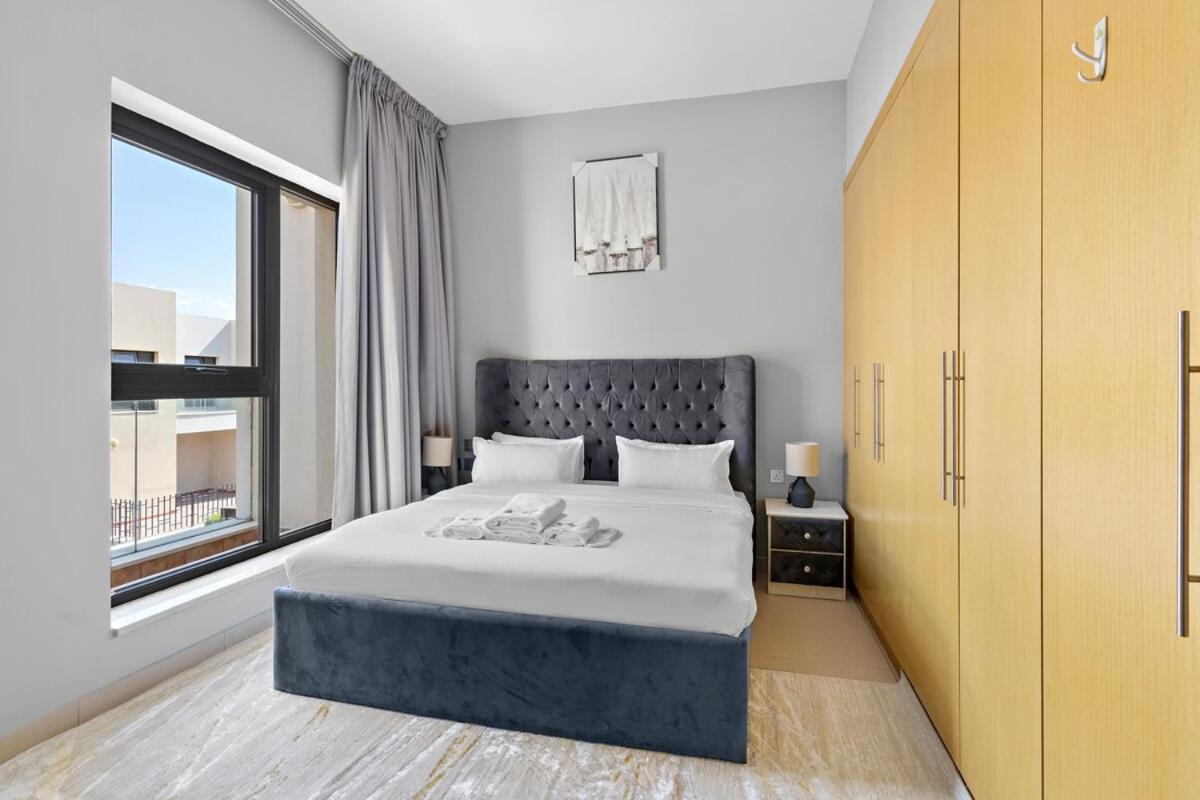 Spacious & Modern 3br With Maids Townhouse At Souk Warsan F Appartement